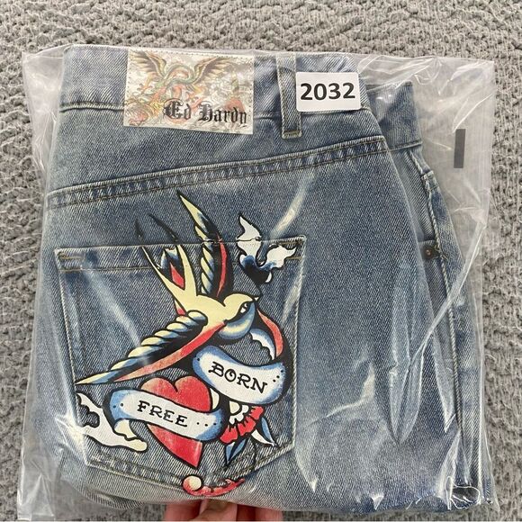 Ed Hardy Women's Swallow Raw Cut Hems Denim Shorts Light Tint | Size: 28 - Picture 15 of 15